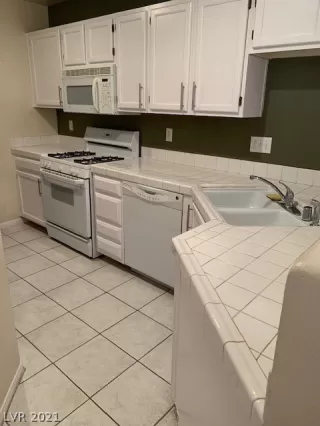 Photo #6: 2293161 Listing 