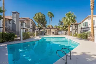 Photo #4: 2293183 Listing 