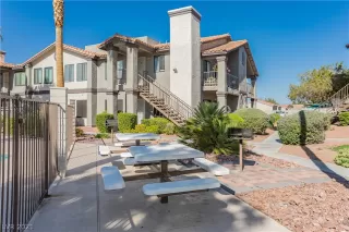 Photo #5: 2293183 Listing 