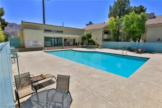 Photo #6: 2293188 Listing 