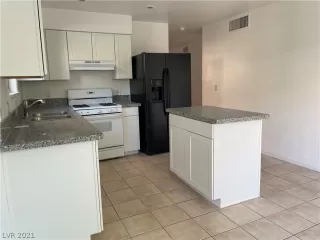 Photo #1: 2293210 Listing 