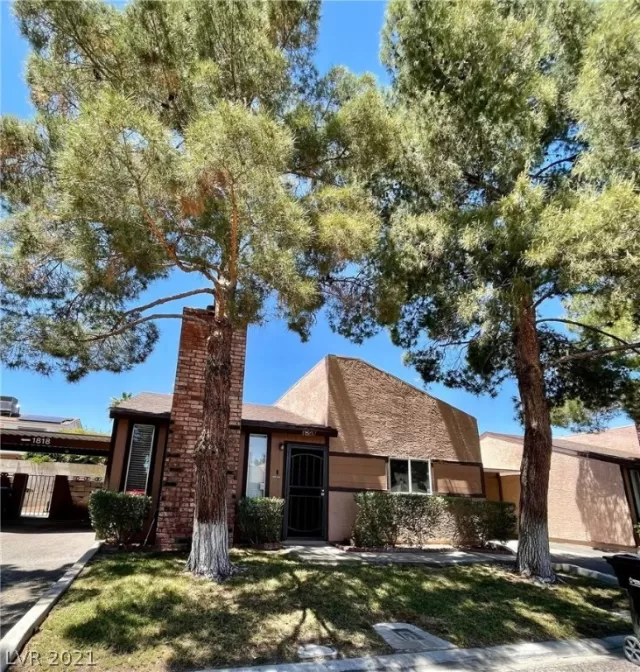 MLS: 2293255 Condo For Sale