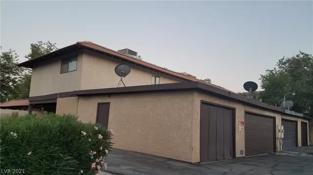 MLS: 2293265 Condo For Sale