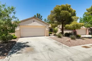 Photo #1: 2293270 Listing