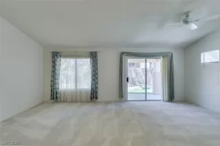 Photo #4: 2293270 Listing