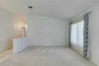 Photo #6: 2293270 Listing