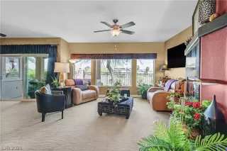 Photo #4: 2293299 Listing 