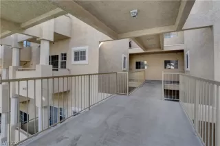 Photo #2: 2293327 Listing 