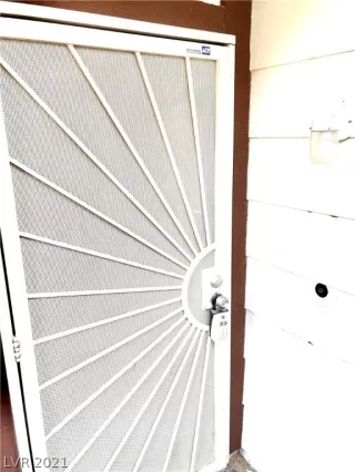 Photo #3: 2293349 Listing