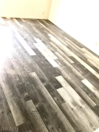 Photo #5: 2293349 Listing