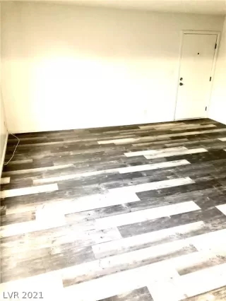 Photo #6: 2293349 Listing