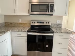 Photo #3: 2293385 Listing