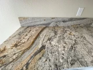 Photo #5: 2293385 Listing