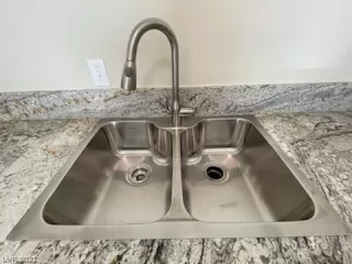 Photo #6: 2293385 Listing