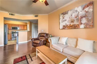 Photo #5: 2293457 Listing 