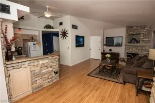 Photo #3: 2293472 Listing