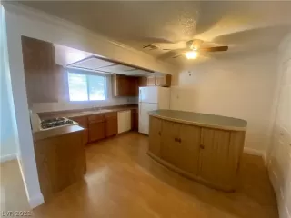 Photo #6: 2293478 Listing 