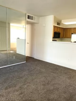 Photo #4: 2293511 Listing 