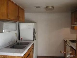 Photo #5: 2293521 Listing 