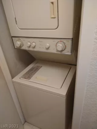 Photo #4: 2293539 Listing 