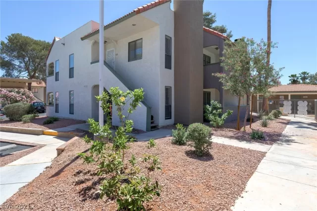 MLS: 2293547 Condo For Sale