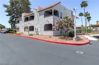 Photo #1: 2293547 Listing