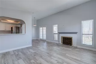 Photo #2: 2293547 Listing