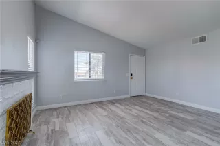 Photo #4: 2293547 Listing