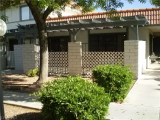 Photo #2: 2293561 Listing