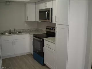 Photo #3: 2293561 Listing