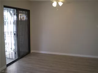 Photo #6: 2293561 Listing