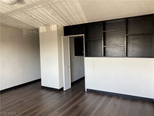 MLS: 2293622 Condo For Sale