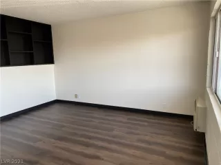 Photo #1: 2293622 Listing