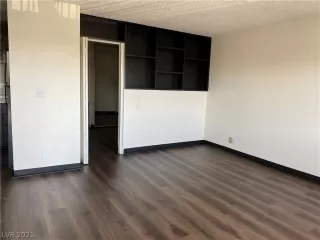 Photo #2: 2293622 Listing