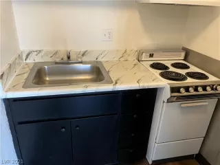 Photo #5: 2293622 Listing