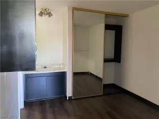 Photo #6: 2293622 Listing