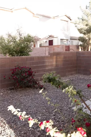 Photo #5: 2293675 Listing 