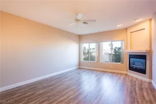 Photo #6: 2293688 Listing