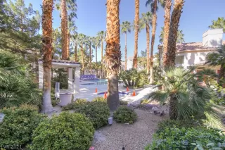 Photo #1: 2293716 Listing