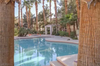 Photo #2: 2293716 Listing