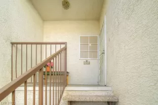 Photo #6: 2293716 Listing