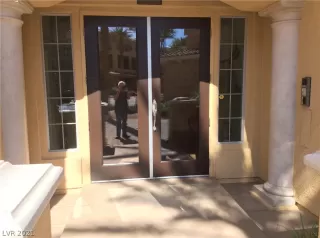 Photo #1: 2293730 Listing 