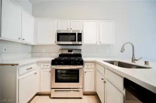 Photo #4: 2293733 Listing