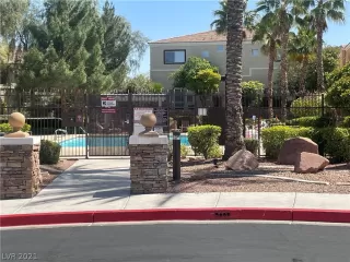 Photo #3: 2293738 Listing 