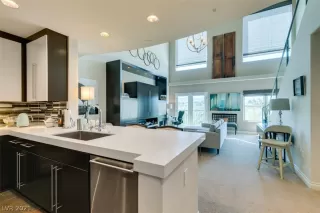 Photo #1: 2293747 Listing