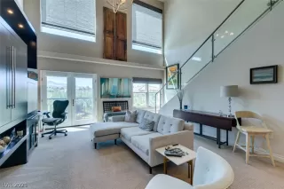 Photo #5: 2293747 Listing