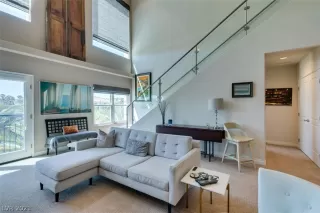 Photo #6: 2293747 Listing