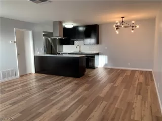 Photo #5: 2293755 Listing 