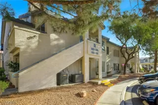 Photo #4: 2293759 Listing 