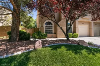 Photo #1: 2293770 Listing